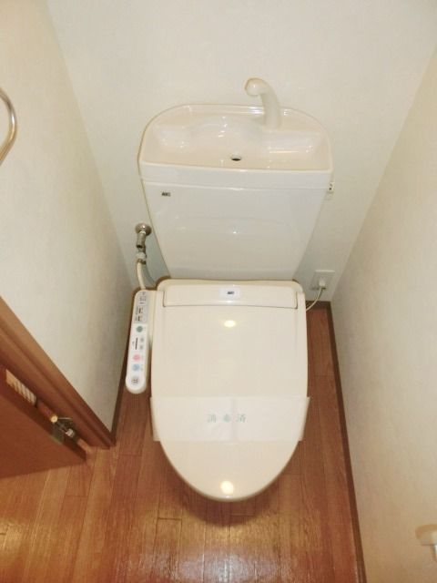 トイレ　温水洗浄便座もございます