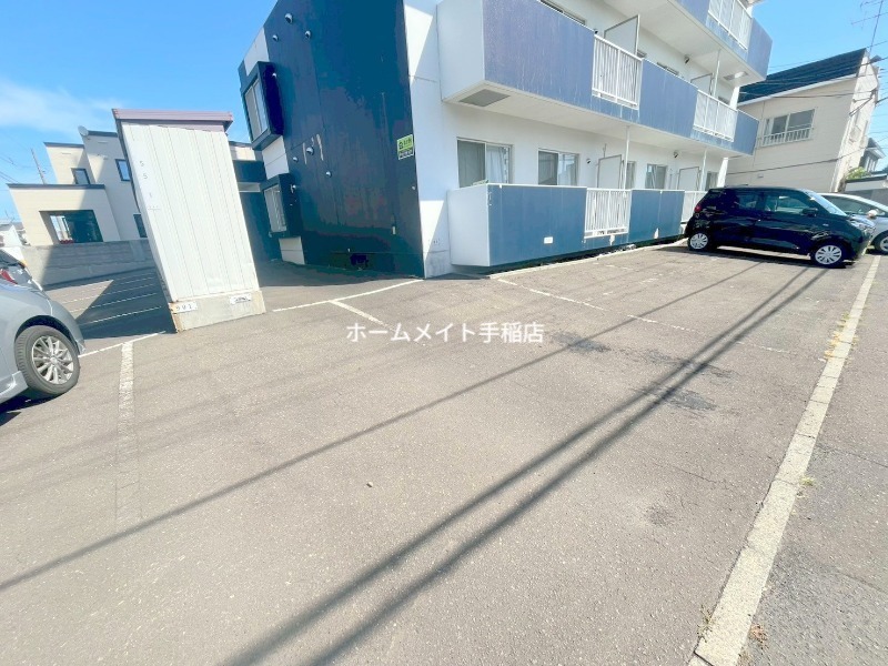 駐車場　駐車スペースでございます！
