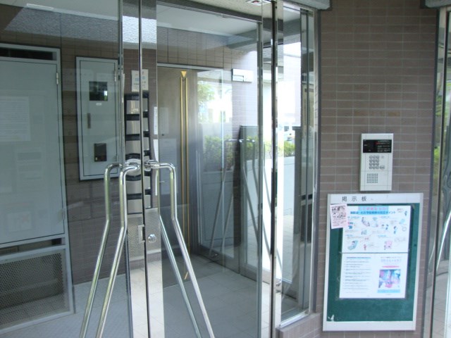 玄関　防犯カメラ