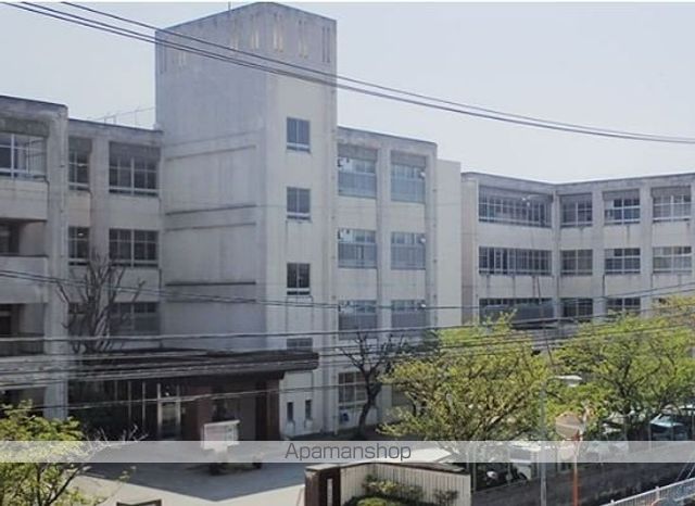 中学校　福岡市立 下山門中学校（中学校）まで305m