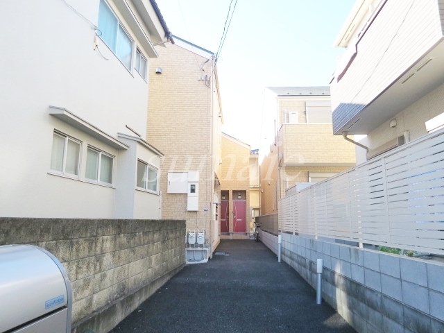 エントランス　こちらが入口です☆