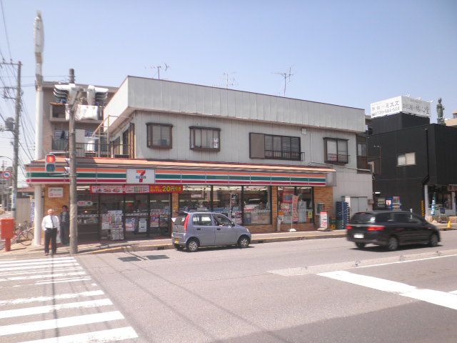 コンビニ　セブンイレブン（コンビニ）まで650m