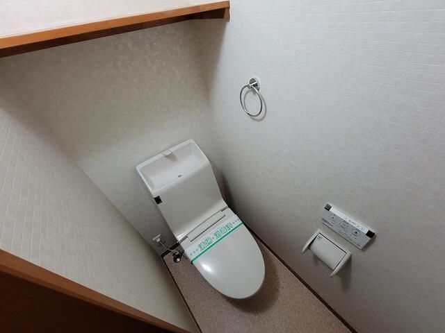 トイレ　※全て別号室のお写真。内装等参考にしてください。