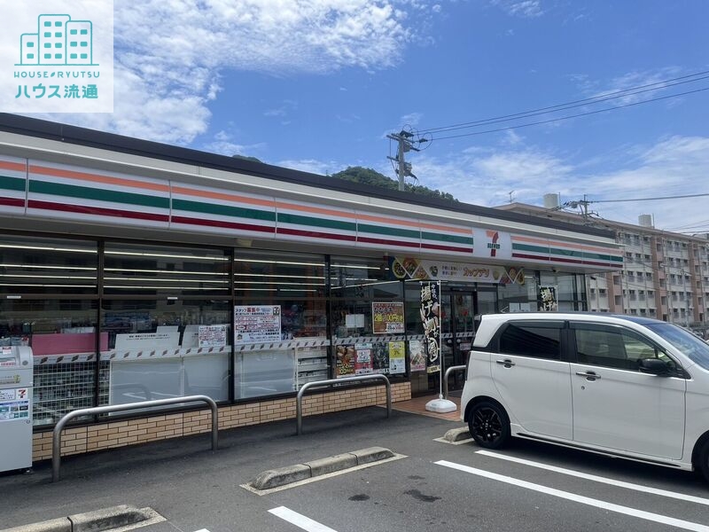 コンビニ　セブンイレブン長崎深堀町店（コンビニ）まで132m