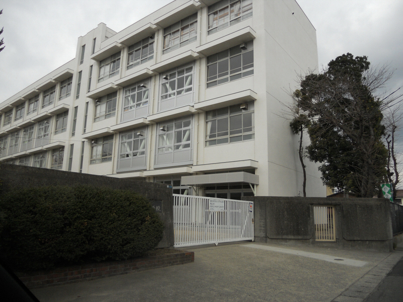 小学校　高岡小学校（小学校）まで695m