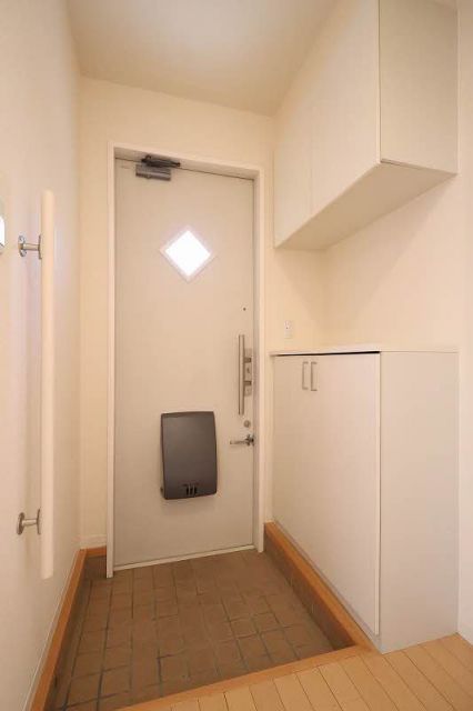 アルル 参番館の玄関写真