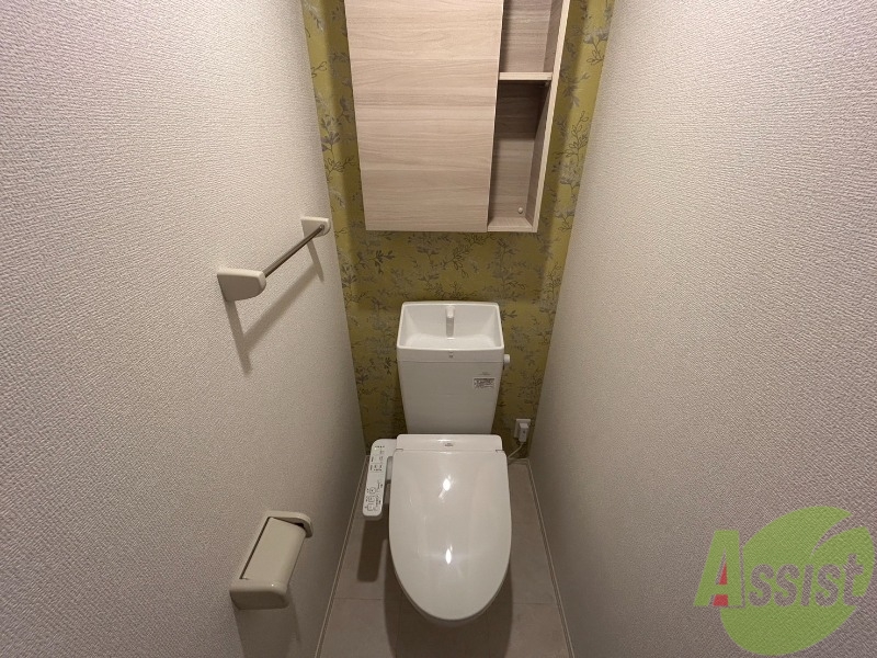 トイレ　トイレはウォシュレット機能付きです。安心して使用できますね。