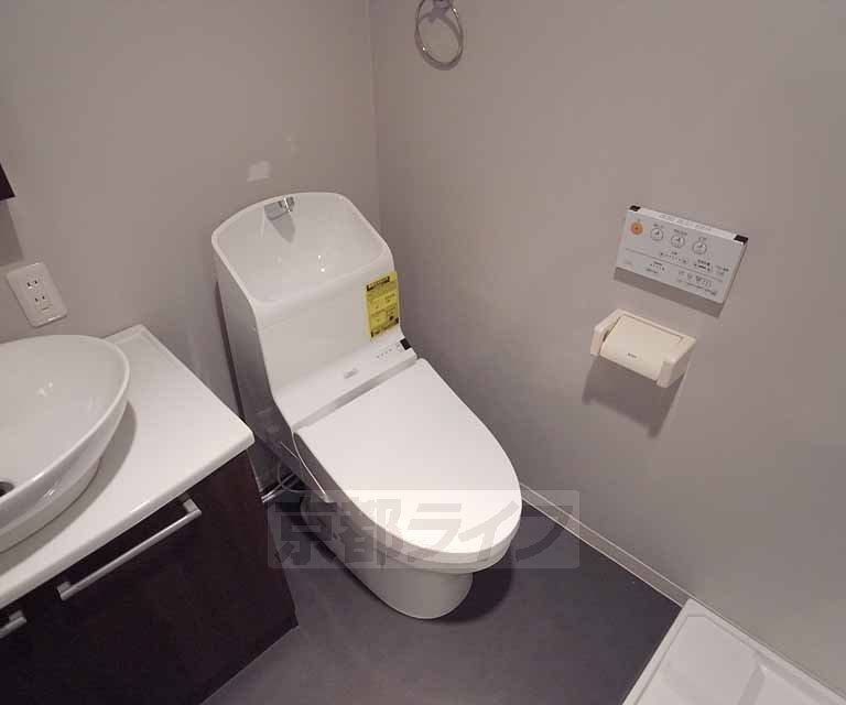 トイレ　ウォシュレット付きのトイレです。