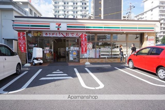 コンビニ　セブンイレブン（コンビニ）まで335m