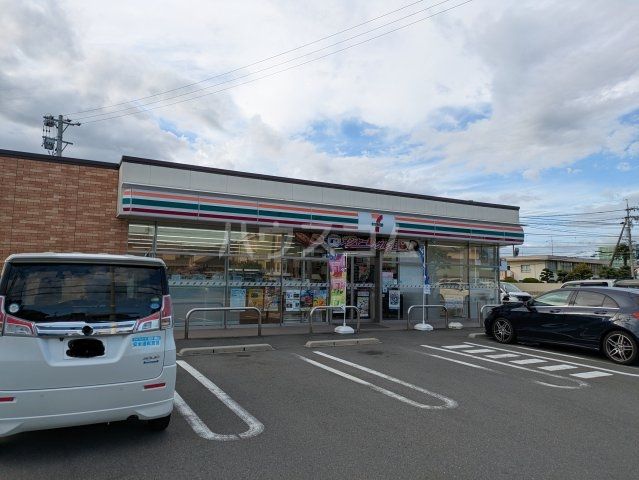 コンビニ　セブンイレブン 静岡国吉田店（コンビニ）まで853m