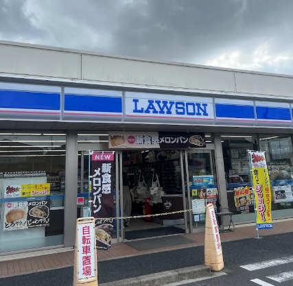 コンビニ　ローソン 中川馬手町一丁目店（コンビニ）まで438m