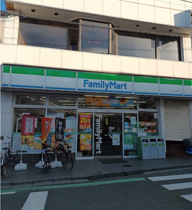 コンビニ　ファミリーマート（コンビニ）まで840m