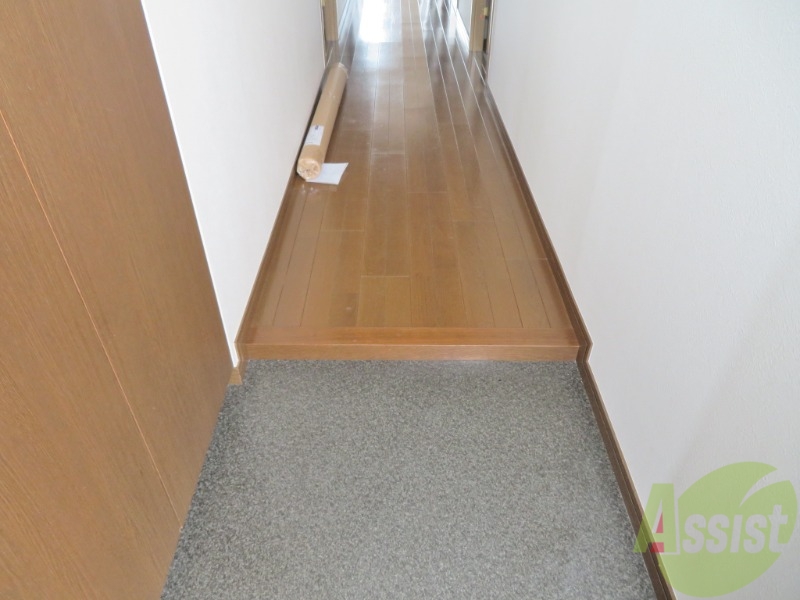 玄関　玄関からの目線です。光が差し込む素敵なお部屋ですよ。