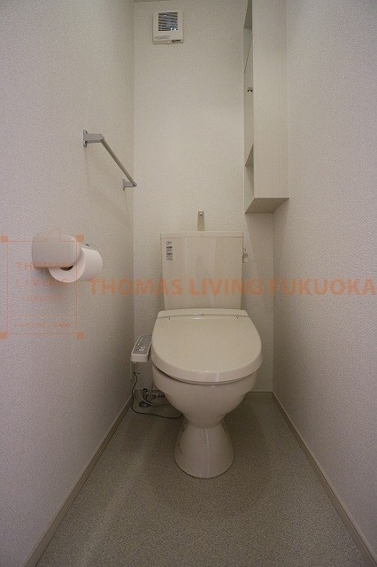 トイレ　・同系タイプ参考写真