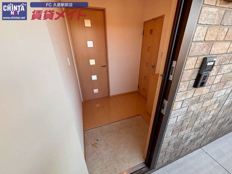 玄関　同型参考写真