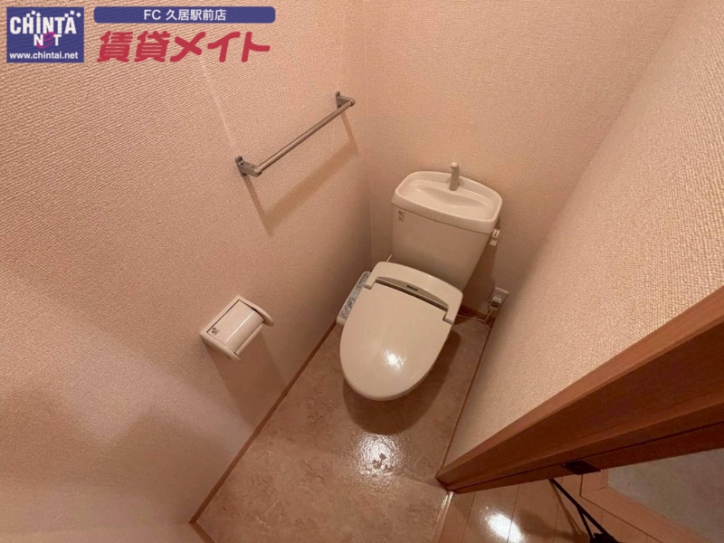 トイレ　同型参考写真