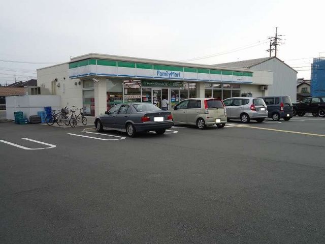 コンビニ　ファミリーマート鳥取緑ヶ丘店（コンビニ）まで318m