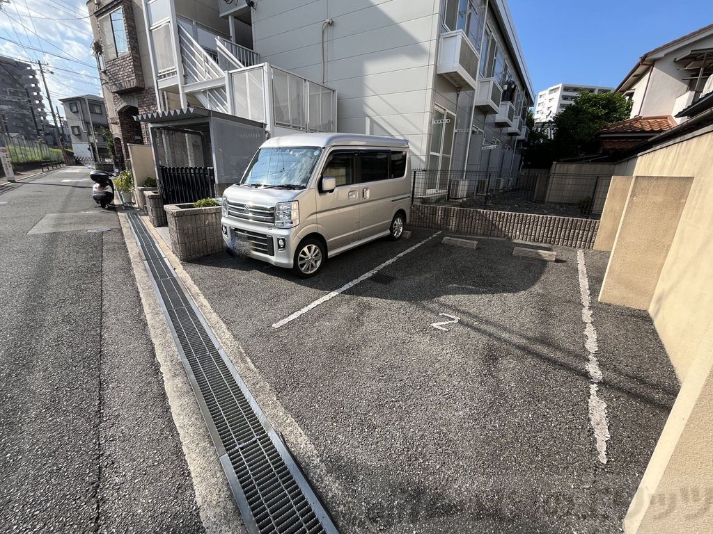 駐車場　駐車場