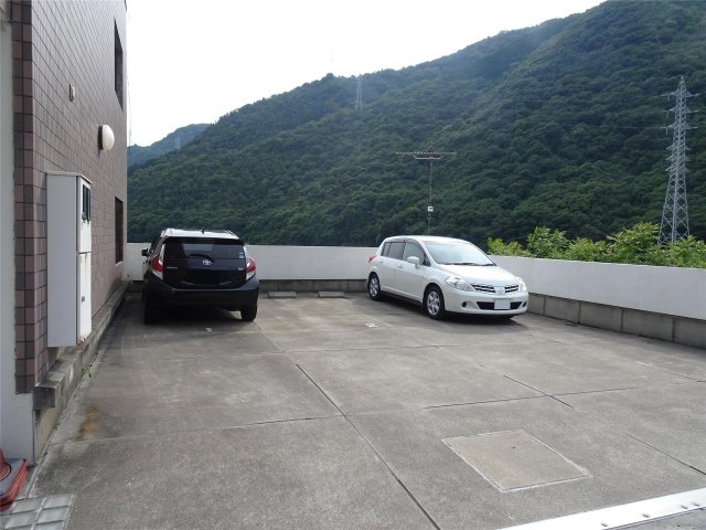 駐車場　敷地内に駐車場が完備されています♪