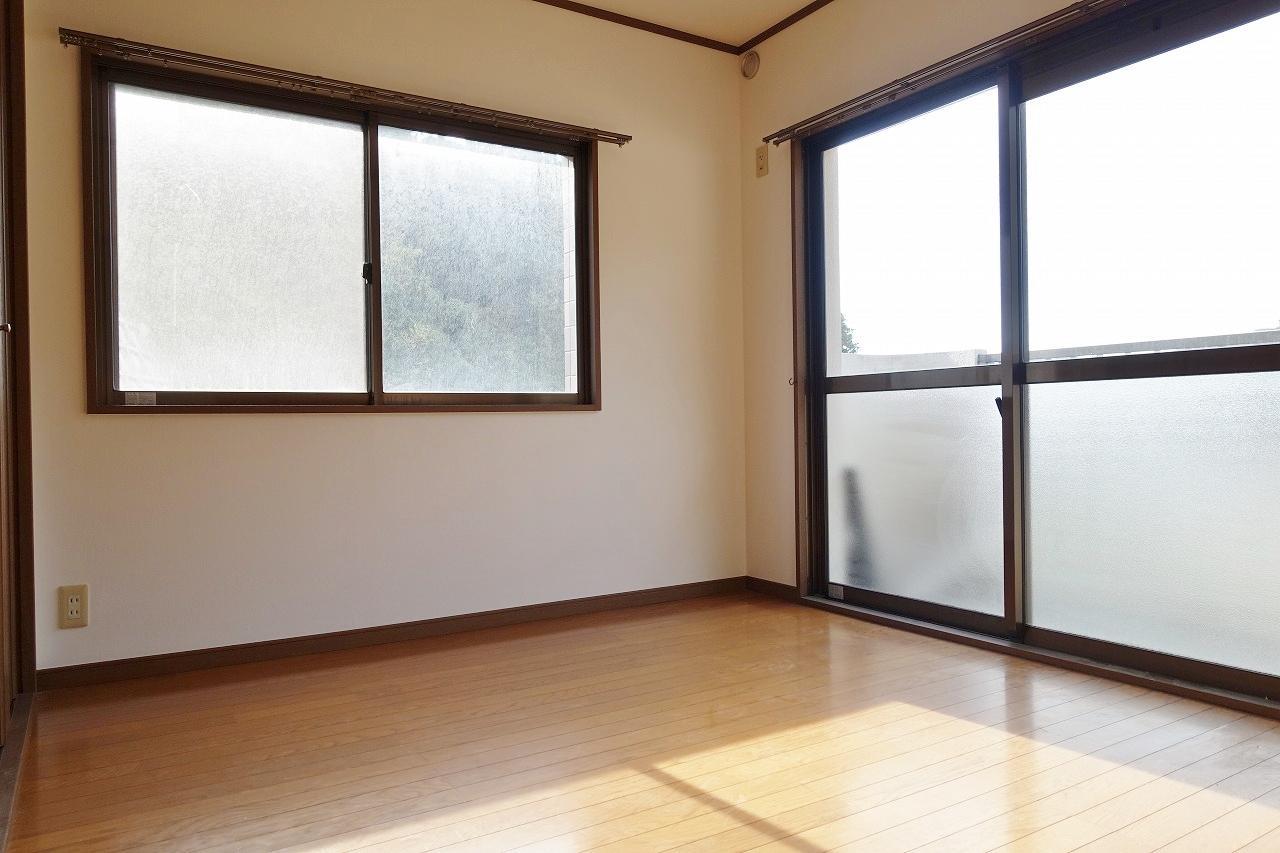 その他部屋・スペース　2面採光でしっかり換気のできる洋室5帖♪