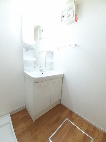洗面設備　忙しい朝には欠かせない洗面所です