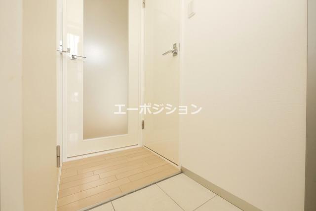 玄関　CHATEAU NAMBA RIPPLE