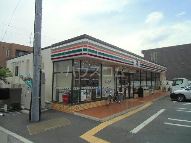 コンビニ　セブン-イレブン和光下新倉店（コンビニ）まで724m