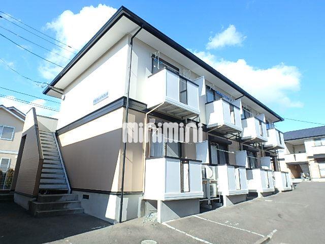 建物外観　２階建てのアパート。