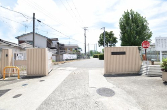 中学校　高石市立取石中学校（中学校）まで342m