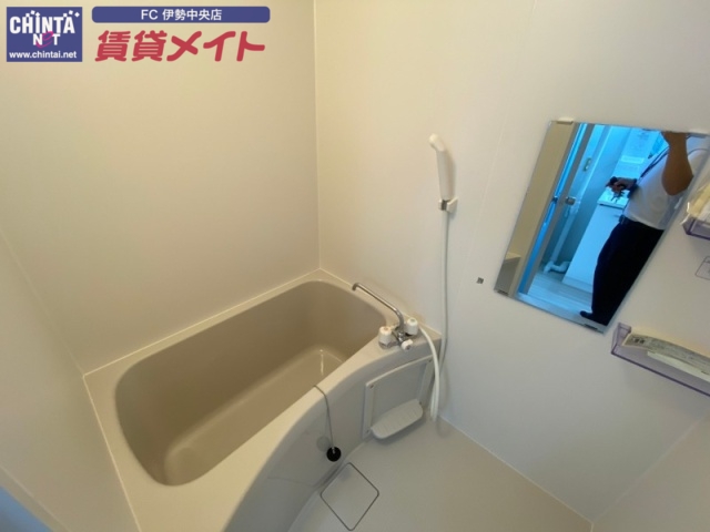 バス・シャワールーム　同物件別室の画像です