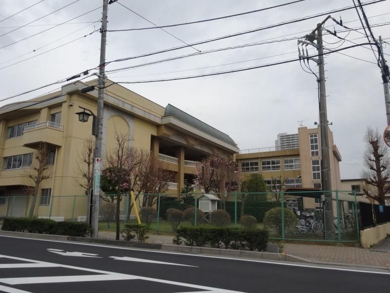 小学校　越谷市立越ケ谷小学校（小学校）まで450m