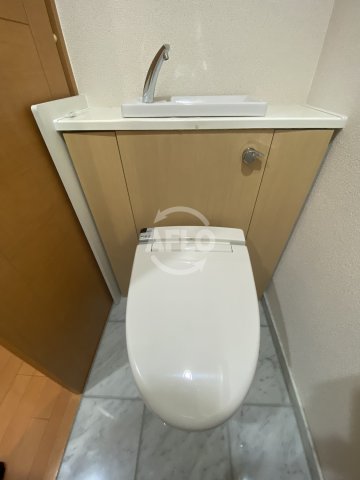 トイレ　リーガル江戸堀ウエストパーク　トイレ