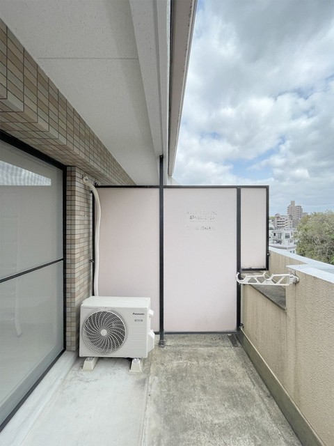 バルコニー　バルコニー（別部屋写真）