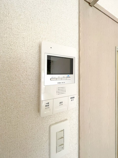 セキュリティ　ＴＶモニターホン（別部屋写真）