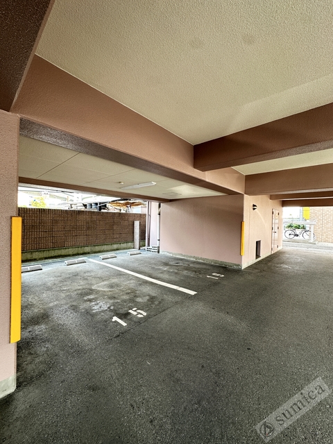 その他共有部分　屋根付き・屋根なしがございます。