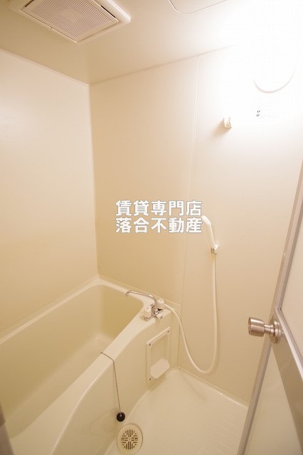 バス・シャワールーム　落ち着いた空間のお風呂