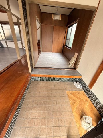 その他部屋・スペース　玄関入ってすぐ、小部屋もあり！