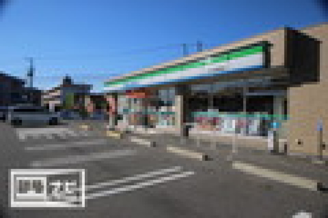 コンビニ　ファミリーマート 松山土居田駅前店（コンビニ）まで400m