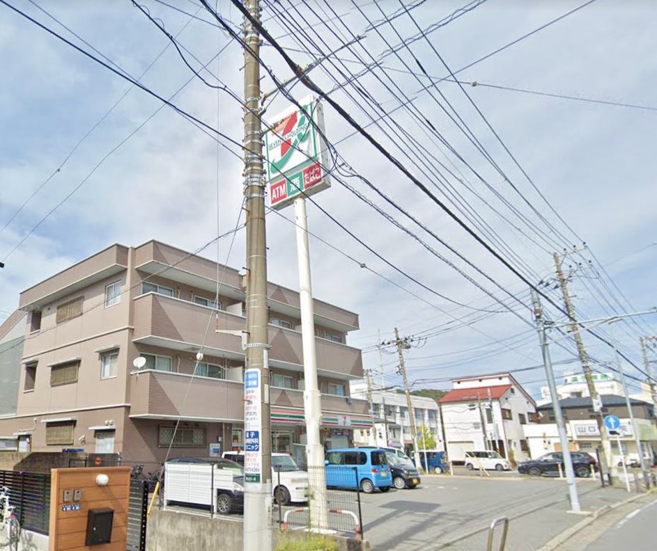 コンビニ　セブンイレブン 逗子桜山3丁目店（コンビニ）まで274m