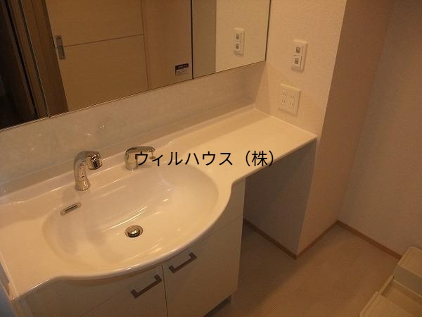洗面設備　大型洗面台です！