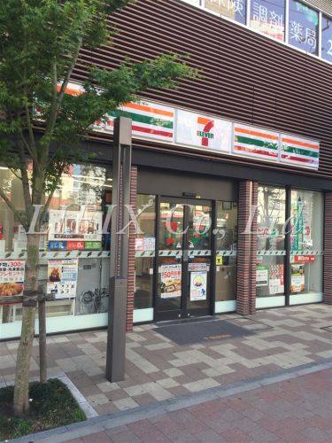 コンビニ　セブンイレブン・横浜日ノ出町駅前店（コンビニ）まで135m