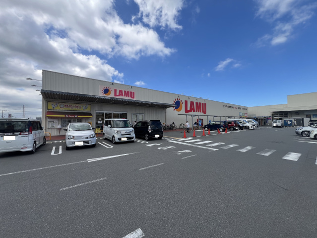 ショッピングセンター　ラ・ムー新居浜店（ショッピングセンター）まで1860m