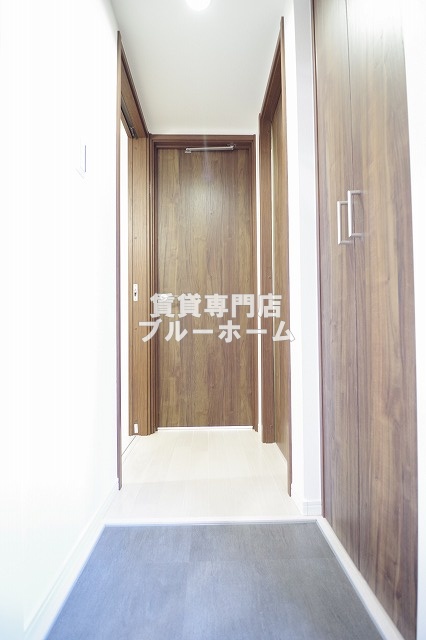 玄関　奥行きたっぷりの玄関！