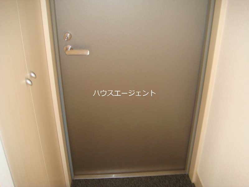 玄関　玄関です。※参考画像