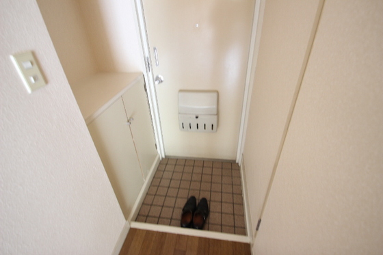 玄関　※別部屋の写真です