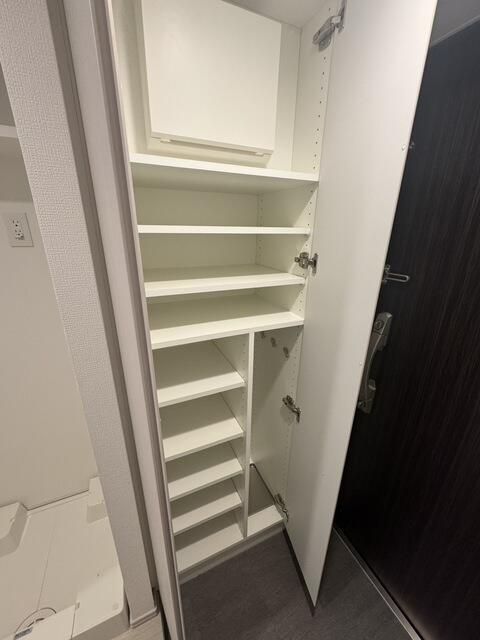 収納　写真は同タイプ住居です