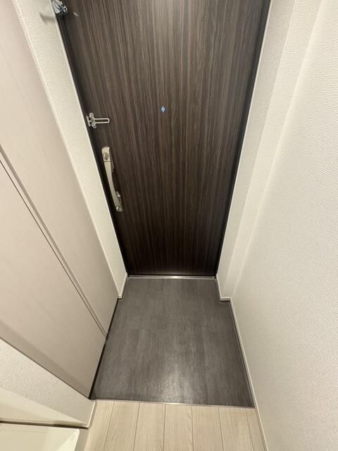 玄関　写真は同タイプ住居です
