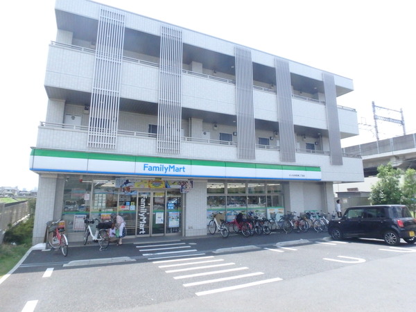 コンビニ　ファミリーマートさいたま本町東二丁目店（コンビニ）まで476m