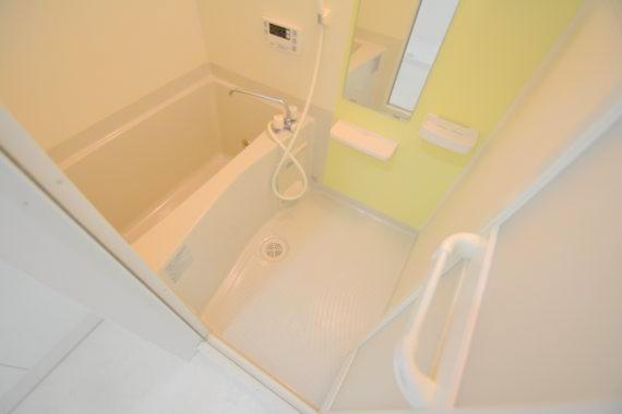 バス・シャワールーム　ゆったりと入るなら、お風呂とトイレとは別々が嬉しいですよね。