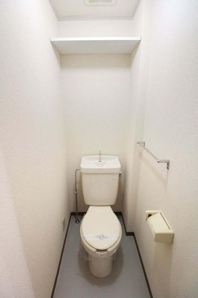 トイレ　同物件別部屋写真